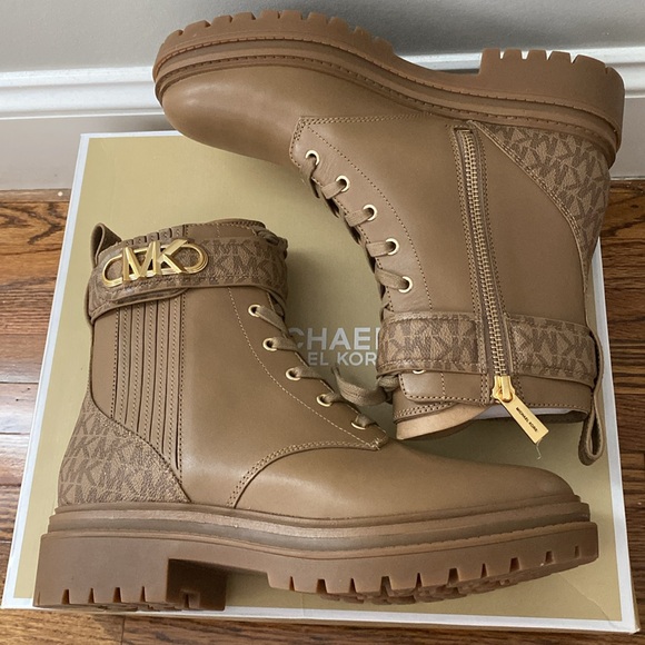 Michael Kors Parker Ankle Bootie - Picture 1 of 7
